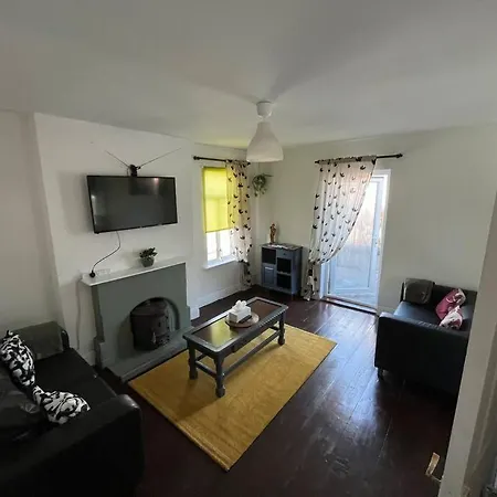 Apartment Lovely 2 Bedroom Flat Close To Centre